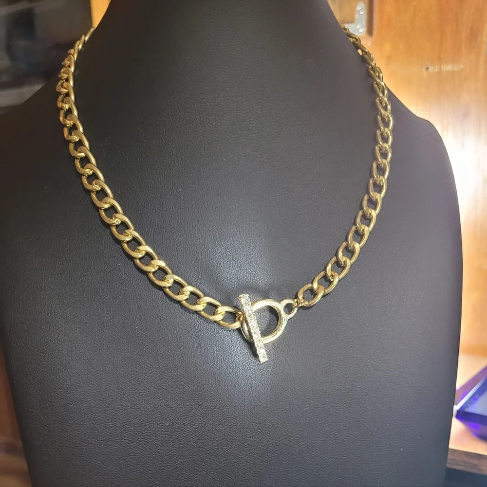Gold Chunky Chain Link Necklace - Picture 2 of 11